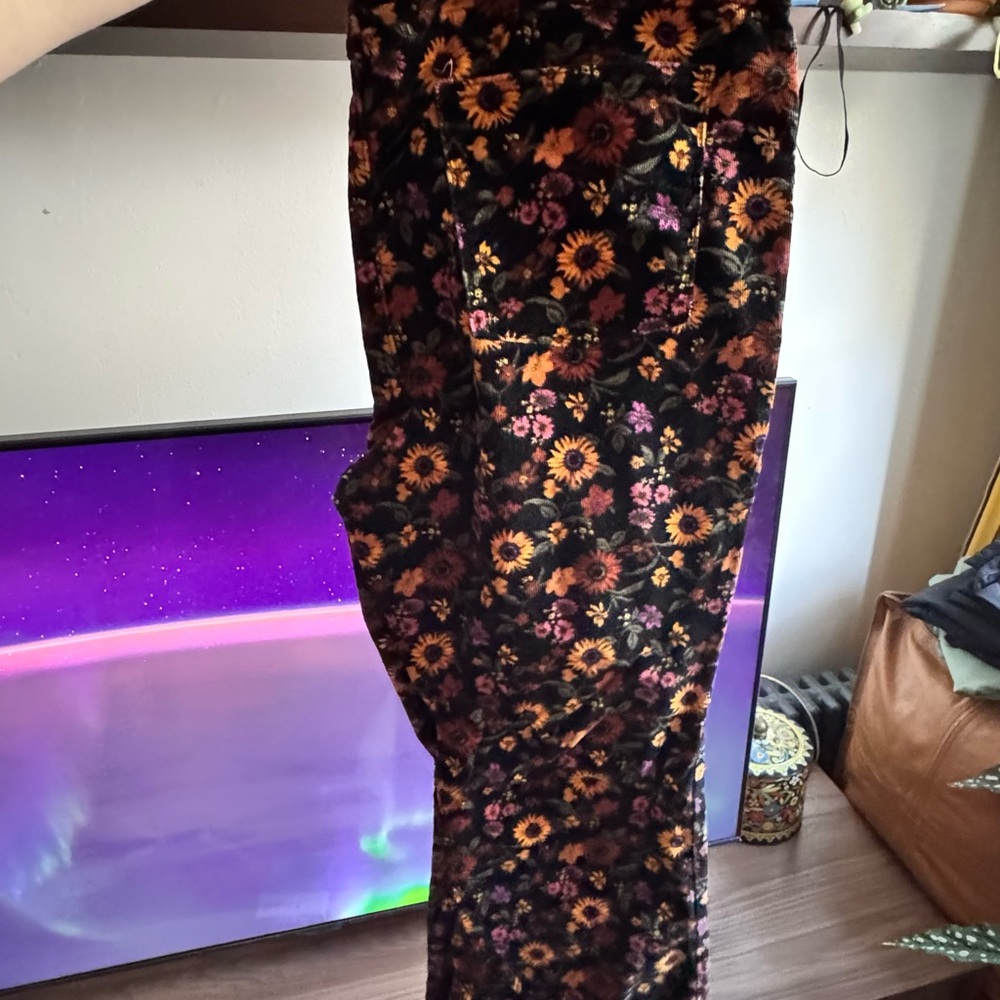 Wrangler Black Floral Boot Cut Pants - Picture 3 of 10